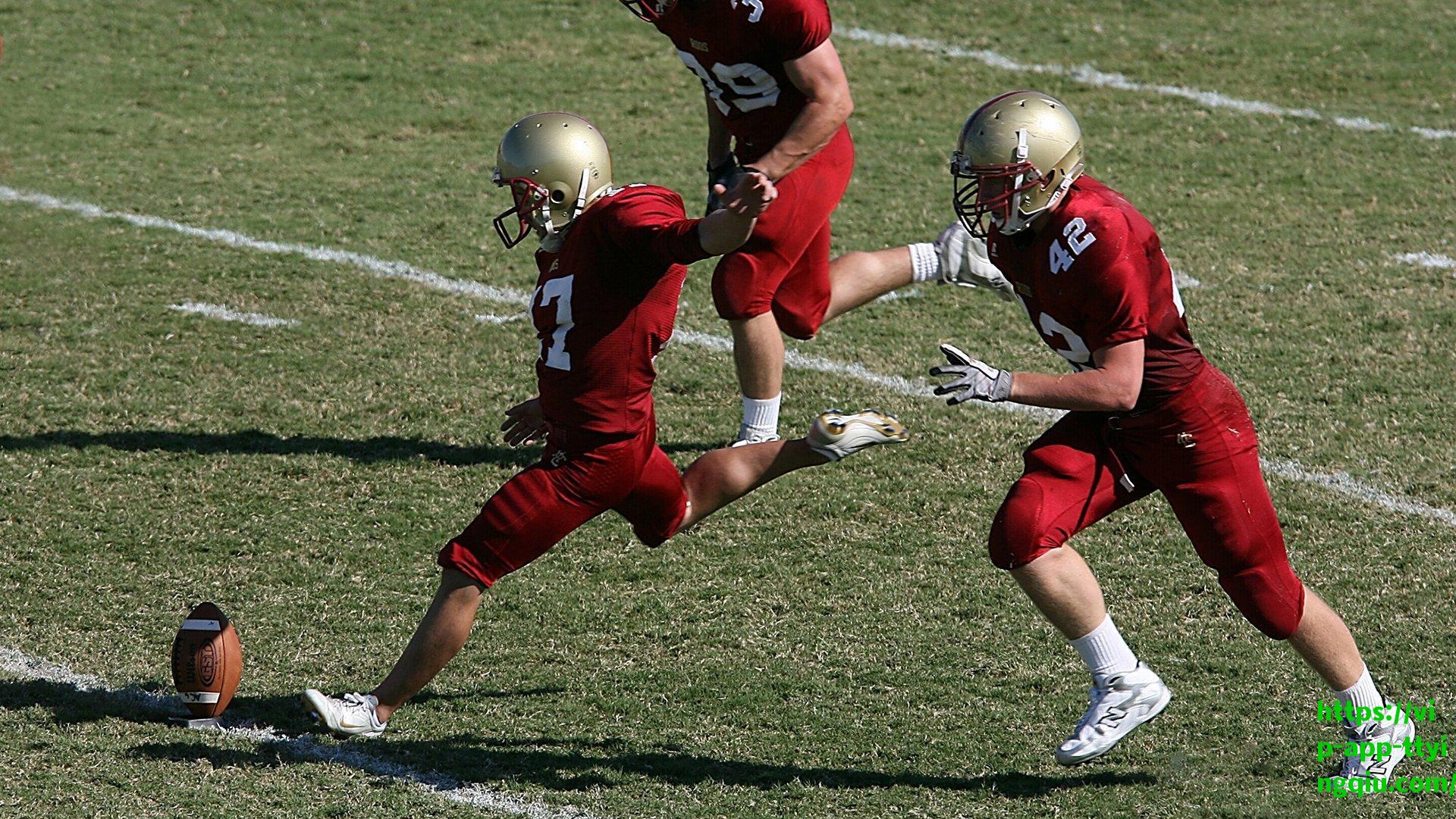 足篮两开花！穆西亚拉跨界训练惊艳全场 连续命中三分球展现全能天赋