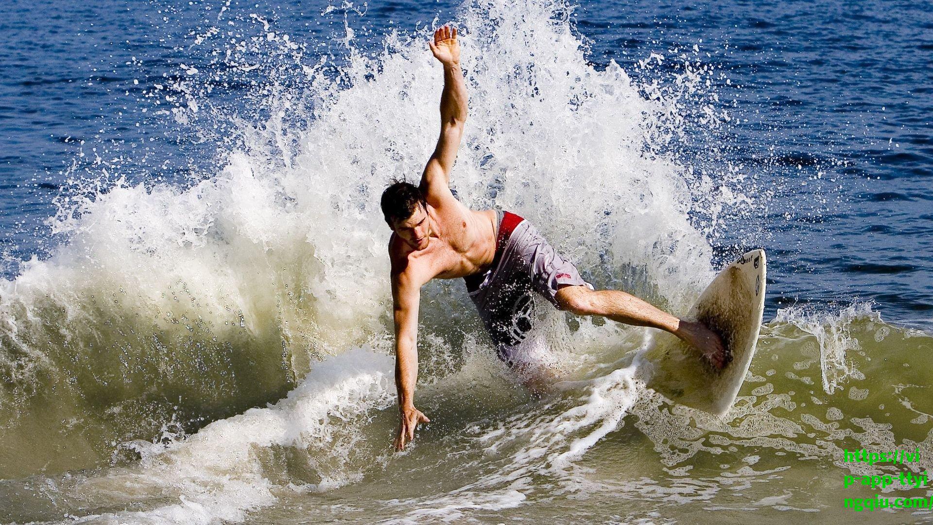 麦迪逊花园三分暴雨！库里布伦森上演史诗对轰，勇士险胜尼克斯捍卫强队荣耀