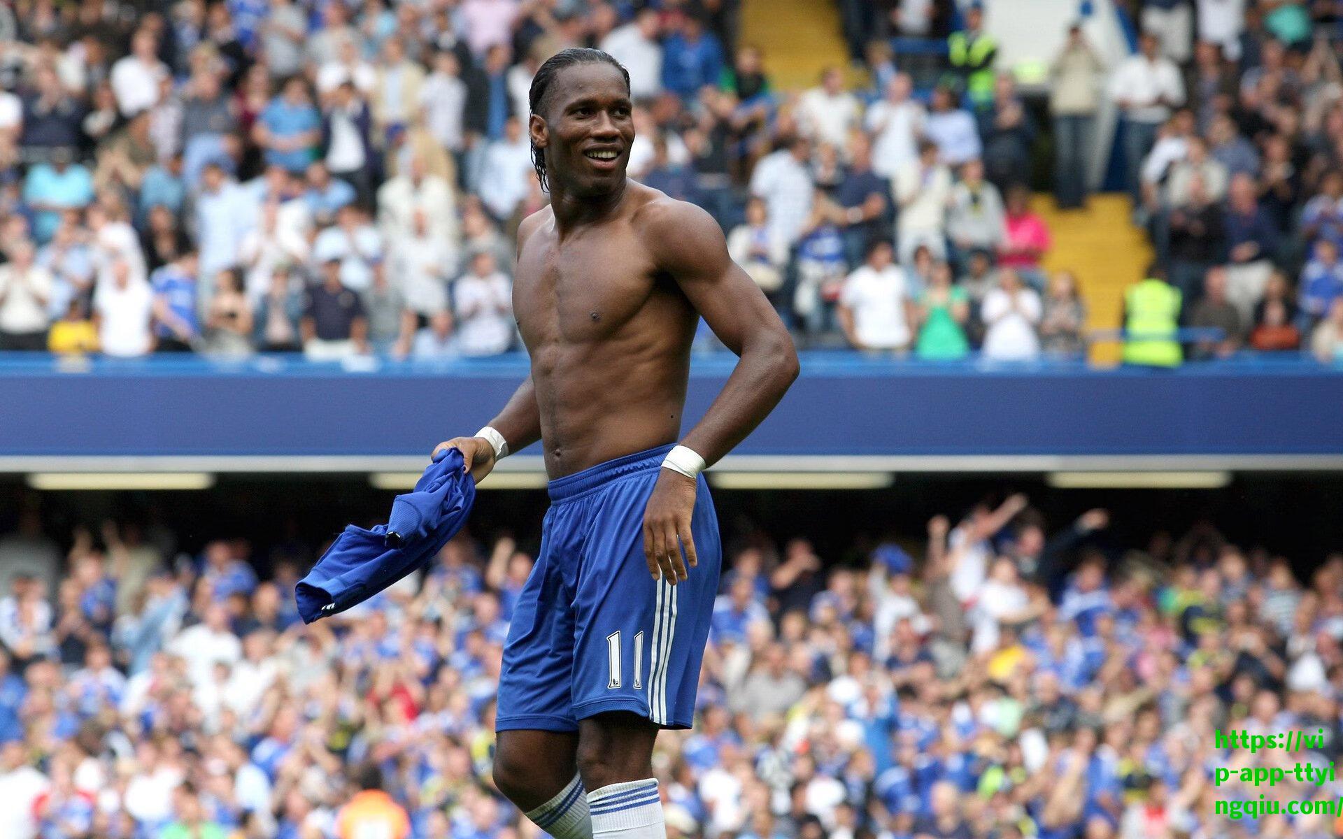 库库雷利亚赛后离场瞬间被捕捉，球迷热议其坚韧表现与未来动向